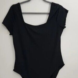 $ SHEIN Ribbed Black Bodysuit – Scoop Neck, Short Sleeve, Size XL